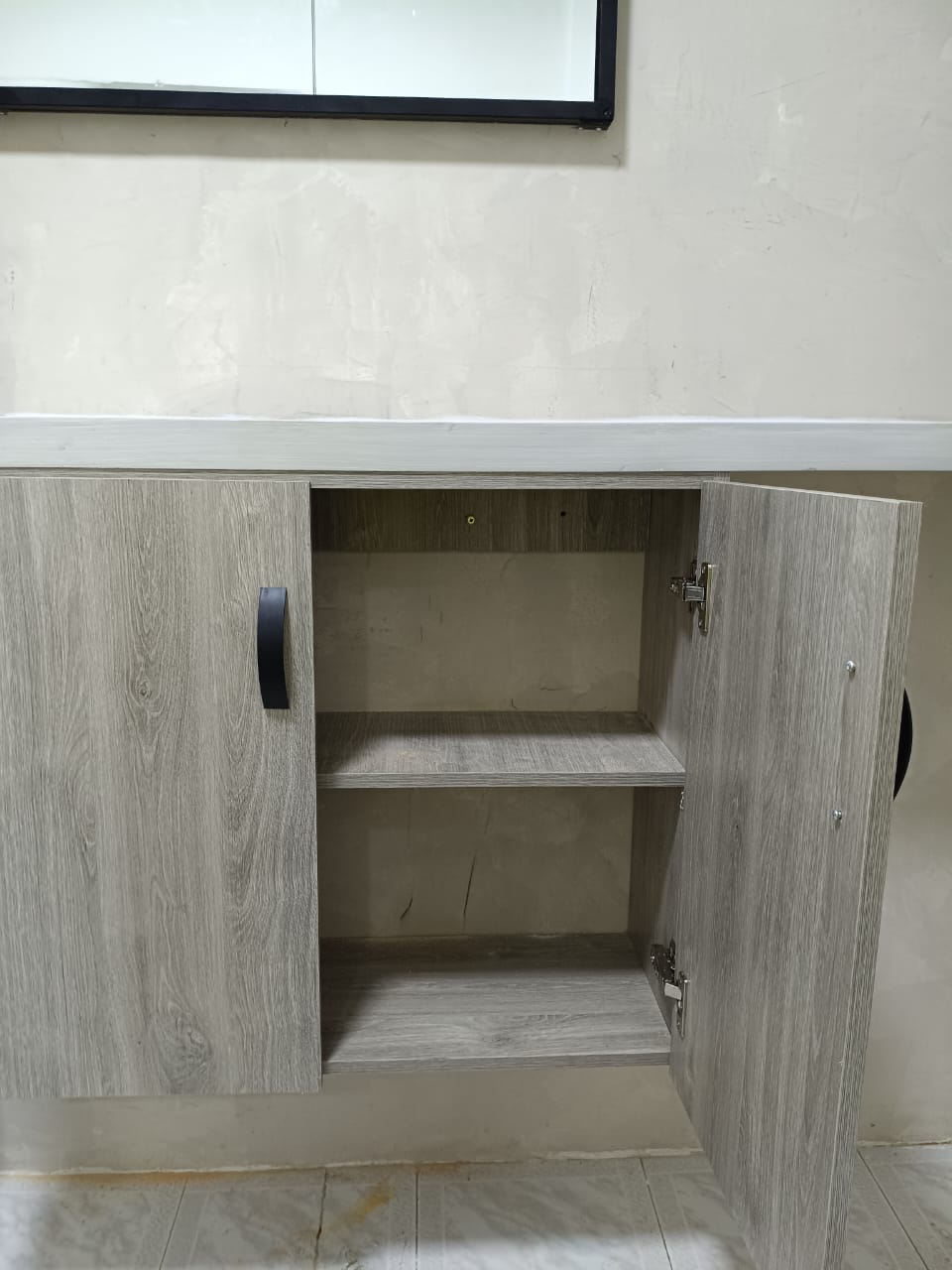 Mueble bajo lavamanos — detalle