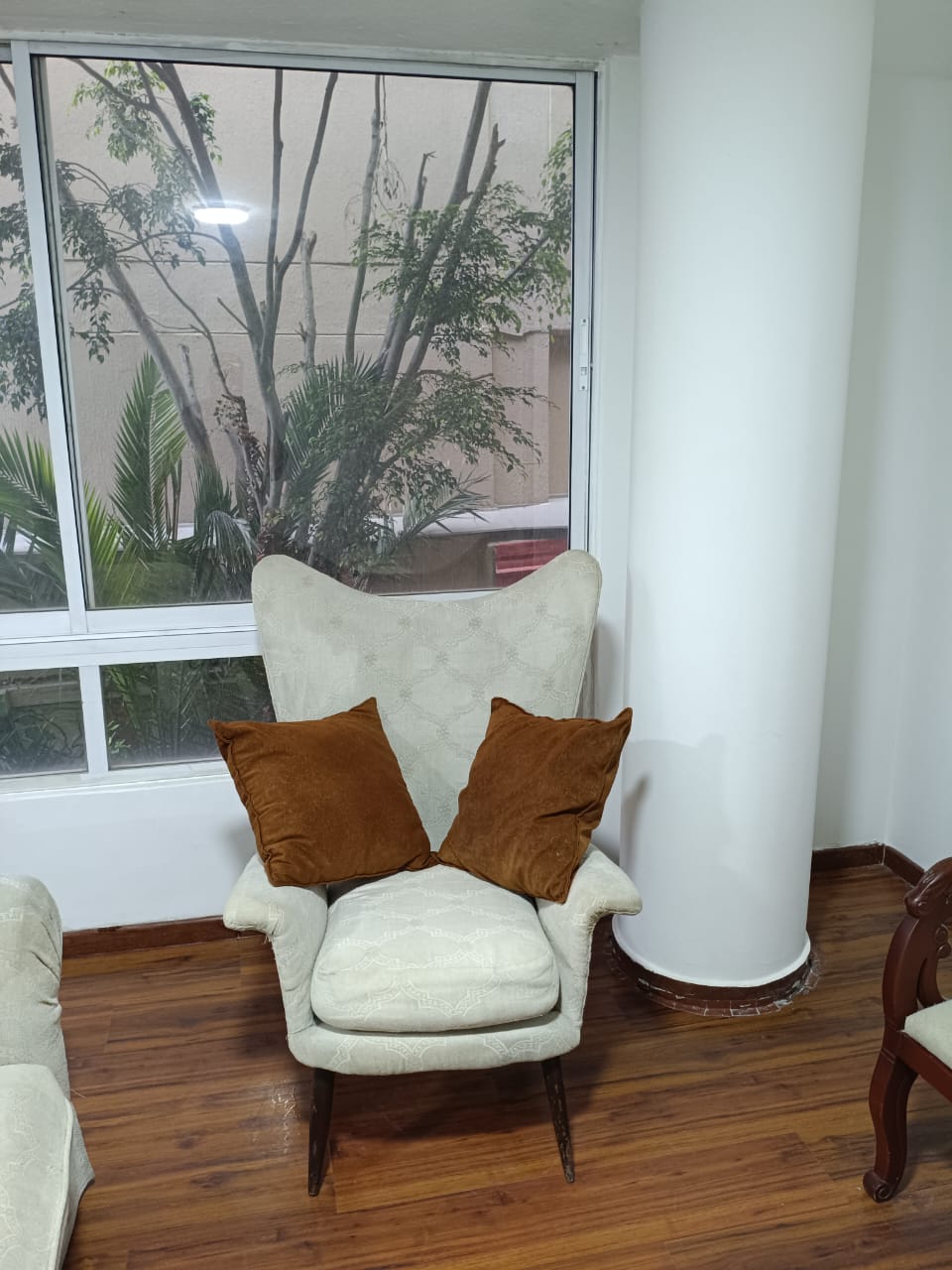 Rincón de lectura junto a la ventana